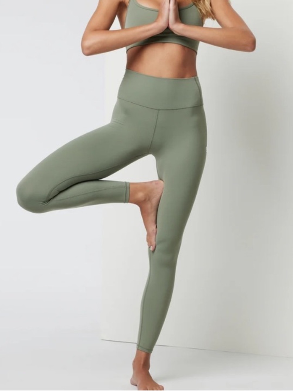 Vuori AllTheFeels Leggings, Pistachio- Size XL